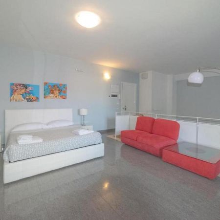 Il Cortile Delle Esperidi Apartment Lecce Luaran gambar