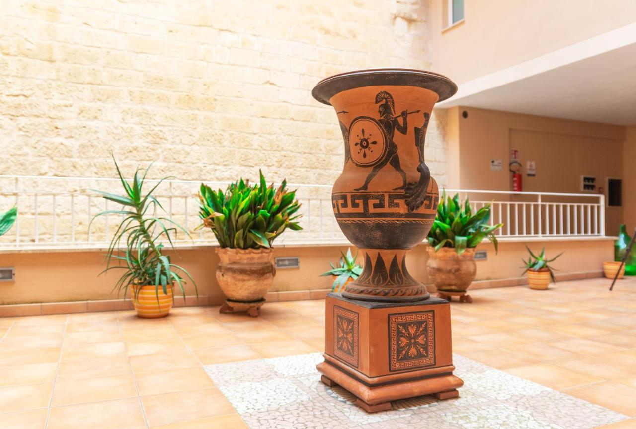 Il Cortile Delle Esperidi Apartment Lecce Luaran gambar