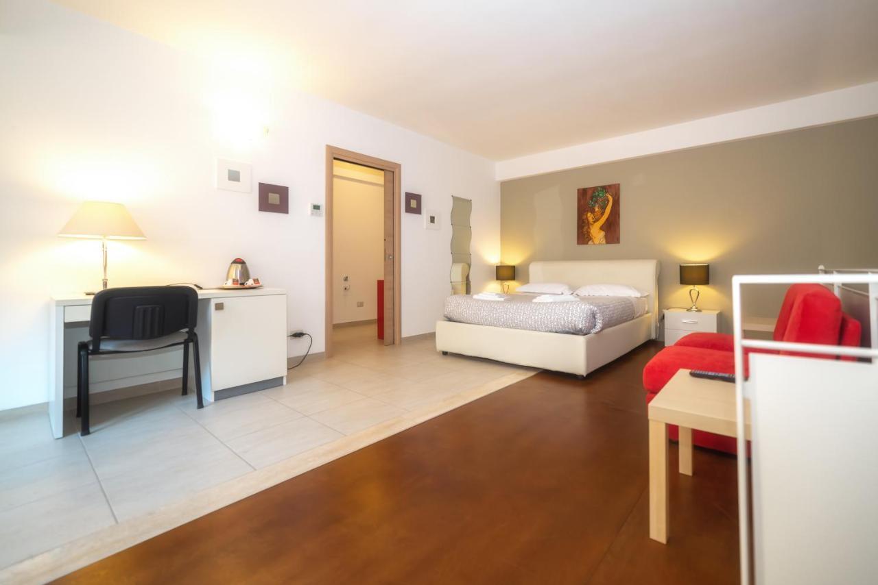Il Cortile Delle Esperidi Apartment Lecce Luaran gambar