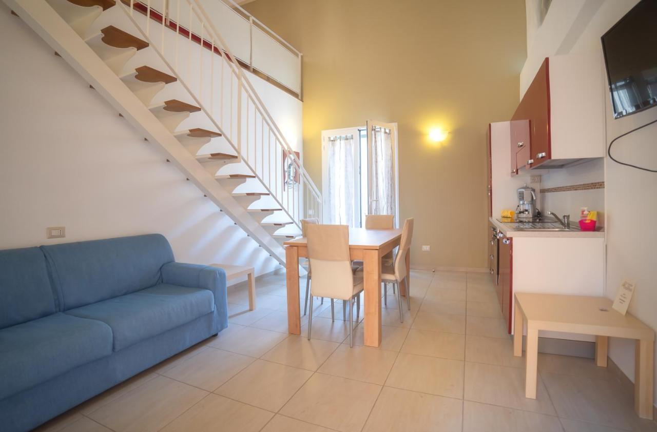 Il Cortile Delle Esperidi Apartment Lecce Luaran gambar