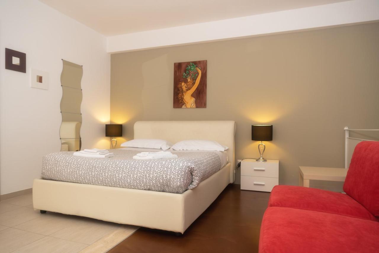 Il Cortile Delle Esperidi Apartment Lecce Luaran gambar