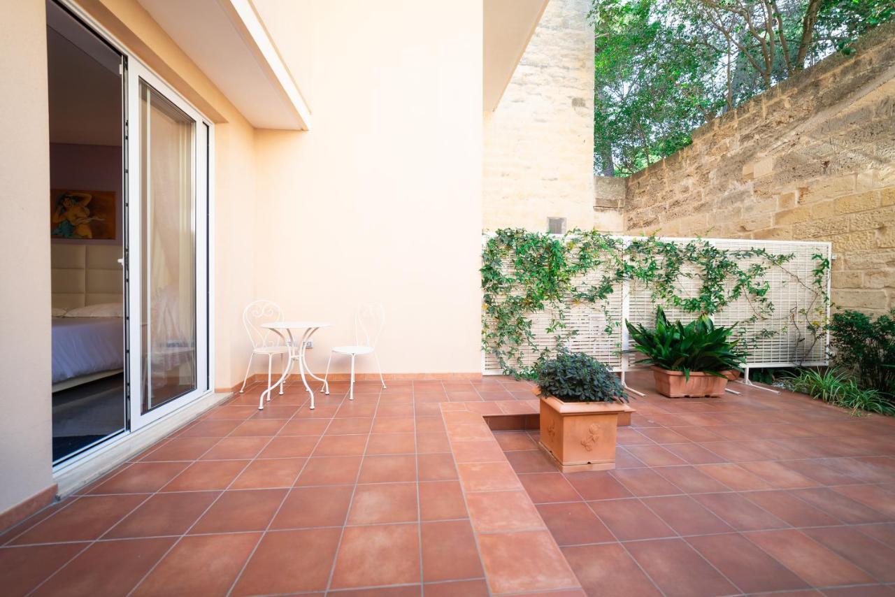 Il Cortile Delle Esperidi Apartment Lecce Luaran gambar