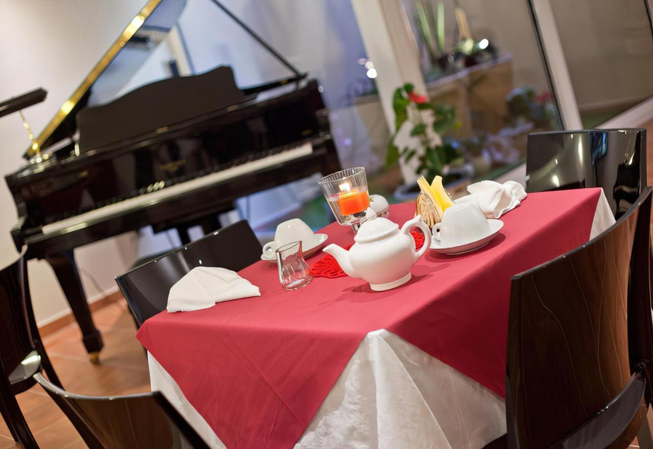 Il Cortile Delle Esperidi Apartment Lecce Luaran gambar