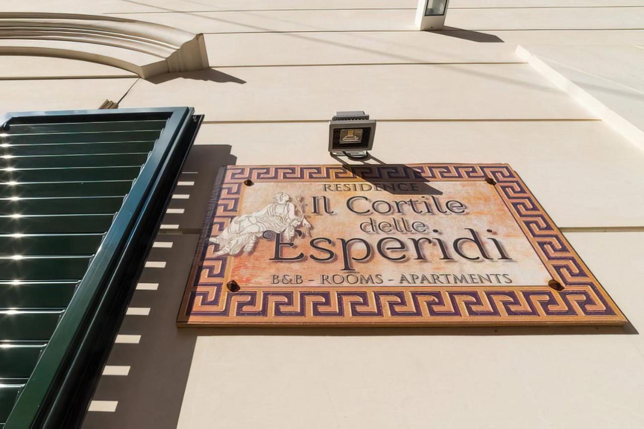 Il Cortile Delle Esperidi Apartment Lecce Luaran gambar