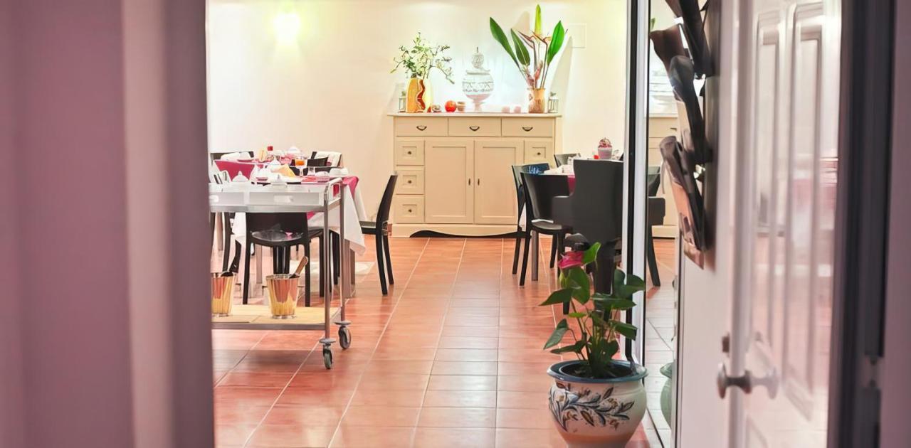 Il Cortile Delle Esperidi Apartment Lecce Luaran gambar