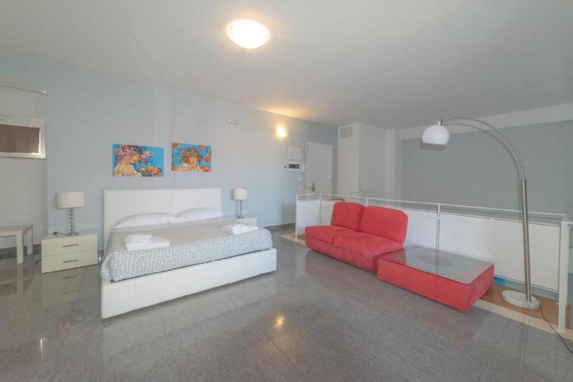 Il Cortile Delle Esperidi Apartment Lecce Luaran gambar