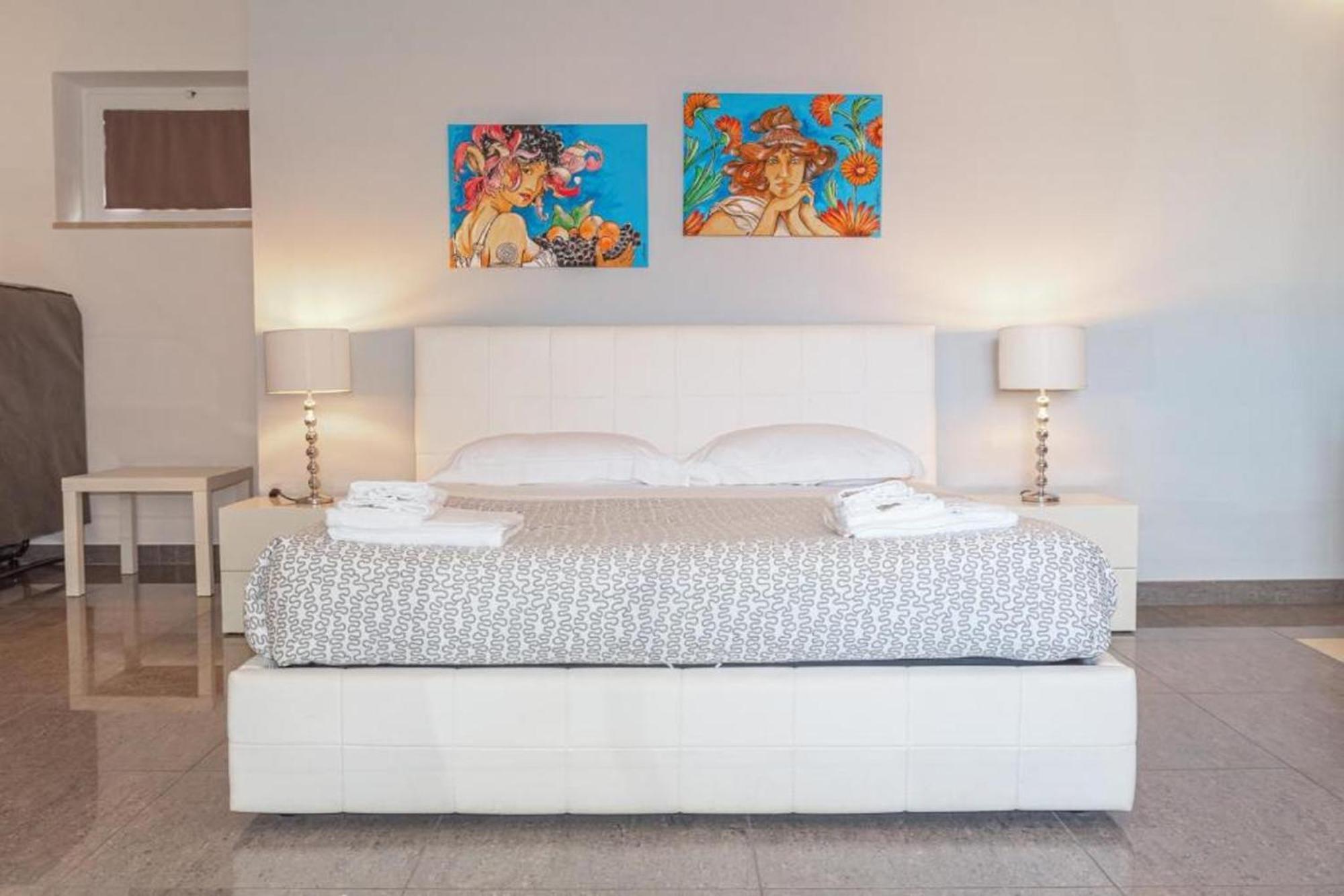 Il Cortile Delle Esperidi Apartment Lecce Luaran gambar