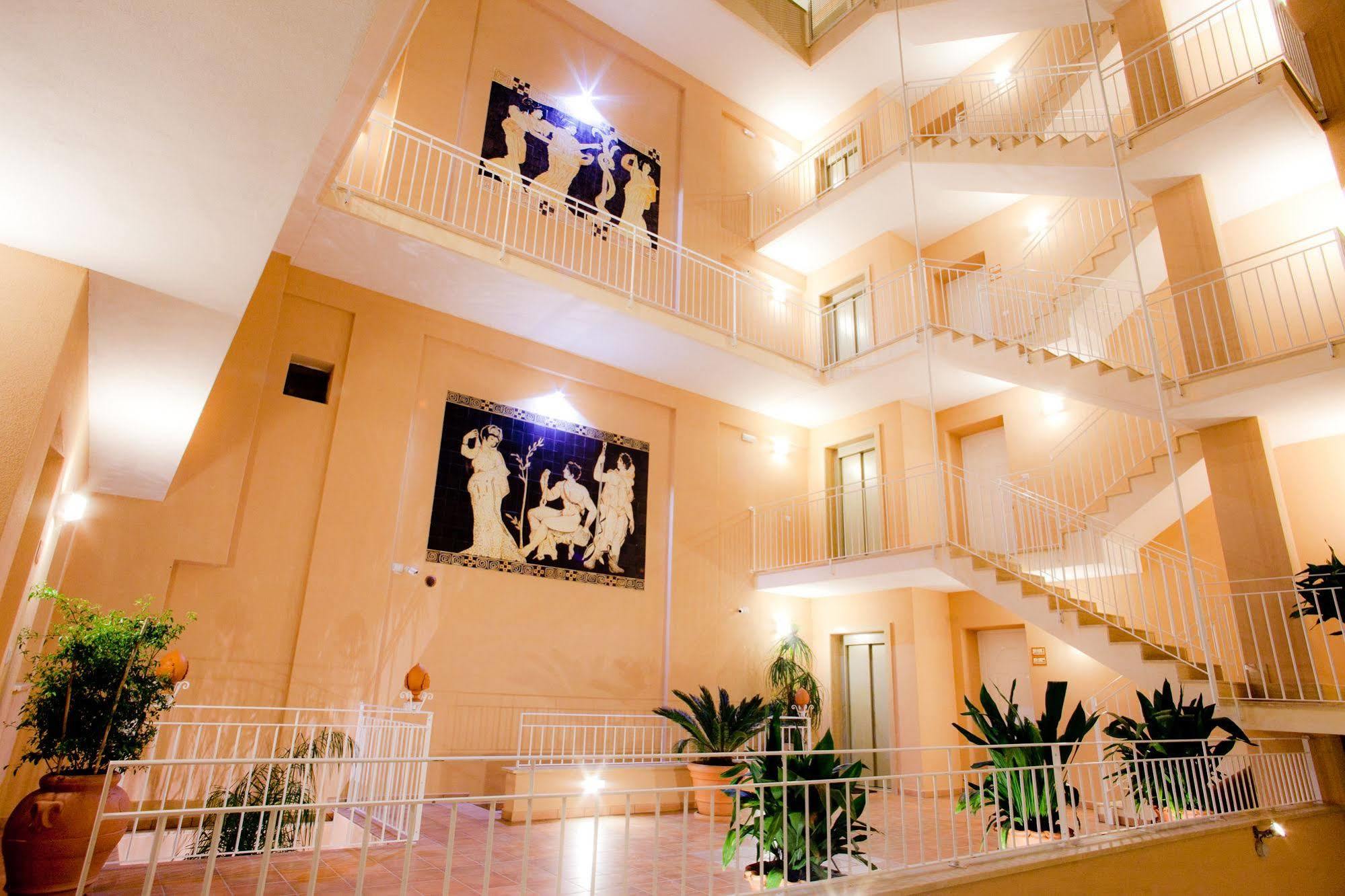 Il Cortile Delle Esperidi Apartment Lecce Luaran gambar
